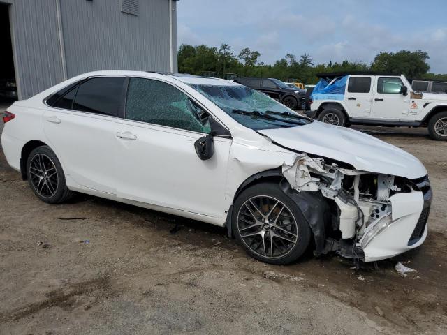 VIN 4T1BF1FK1FU037626 2015 Toyota Camry, LE no.4