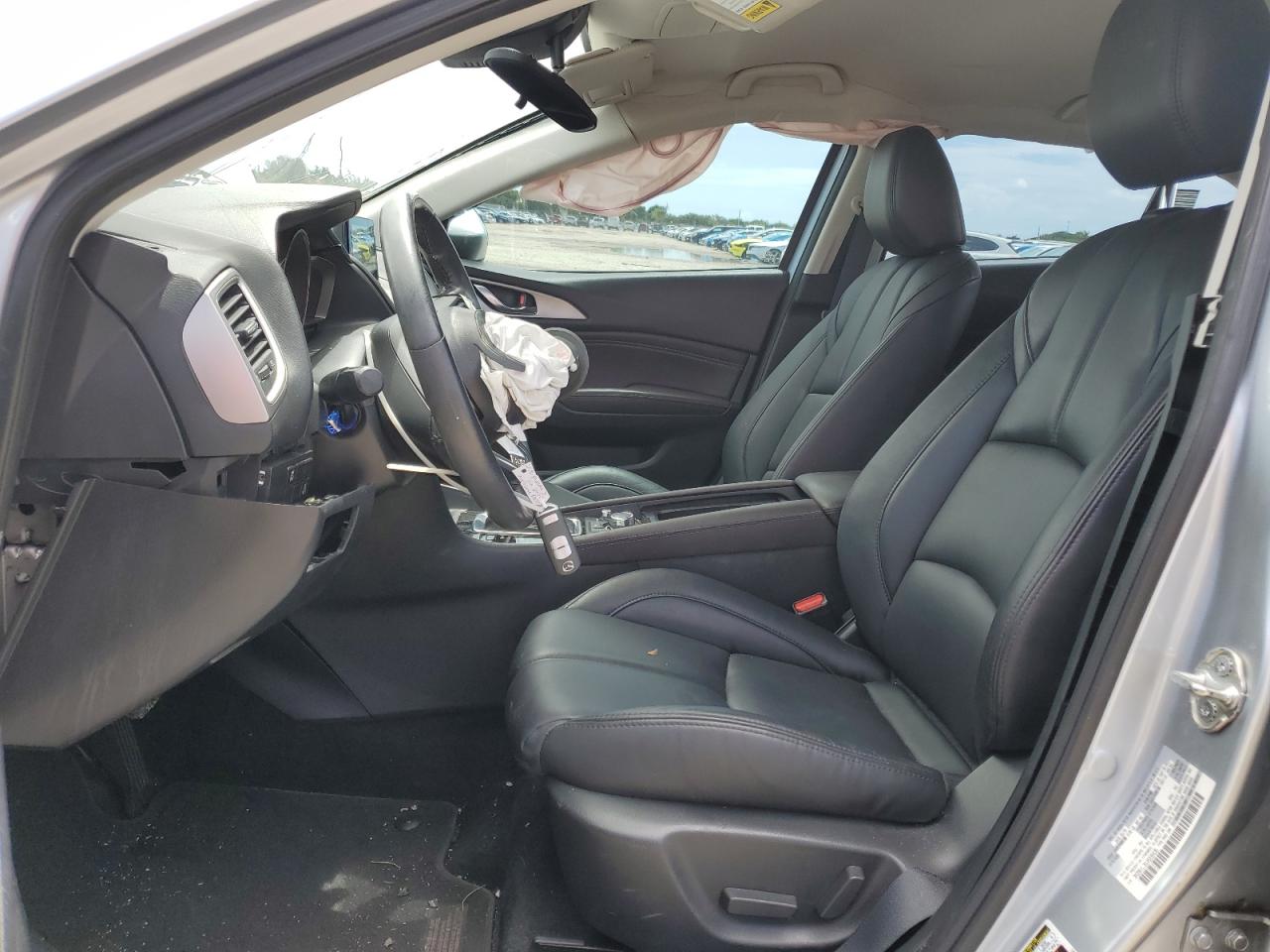 3MZBN1L39JM206435 2018 Mazda 3 Touring