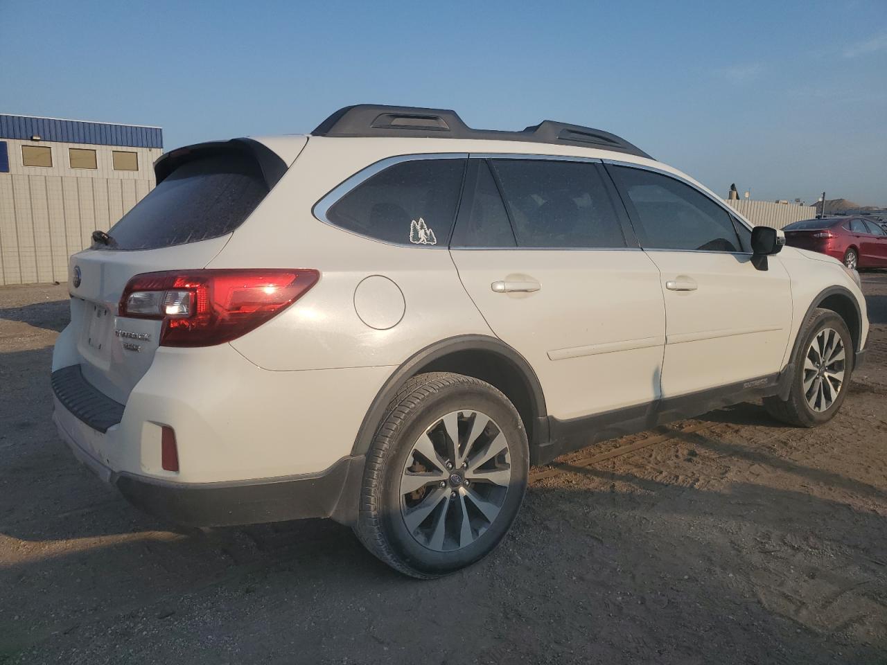 2015 Subaru Outback 3.6R Limited vin: 4S4BSENC6F3274499