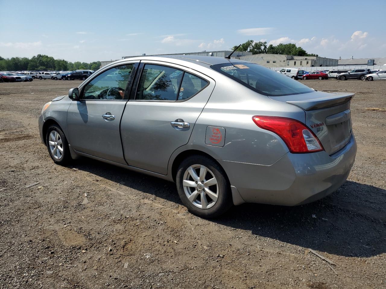 2014 Nissan Versa S vin: 3N1CN7AP5EL823927