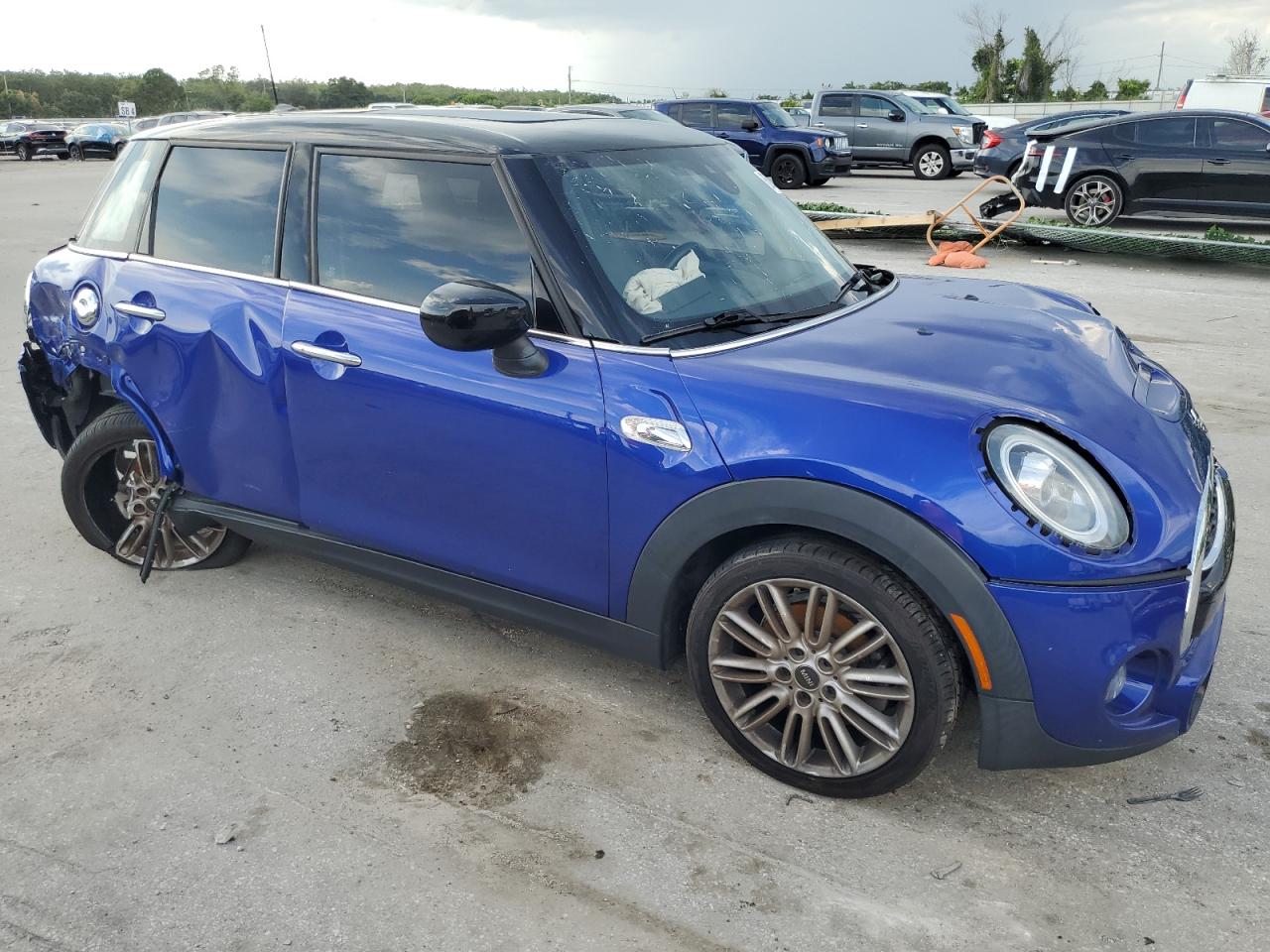 2020 Mini Cooper S vin: WMWXU9C08L2M19478