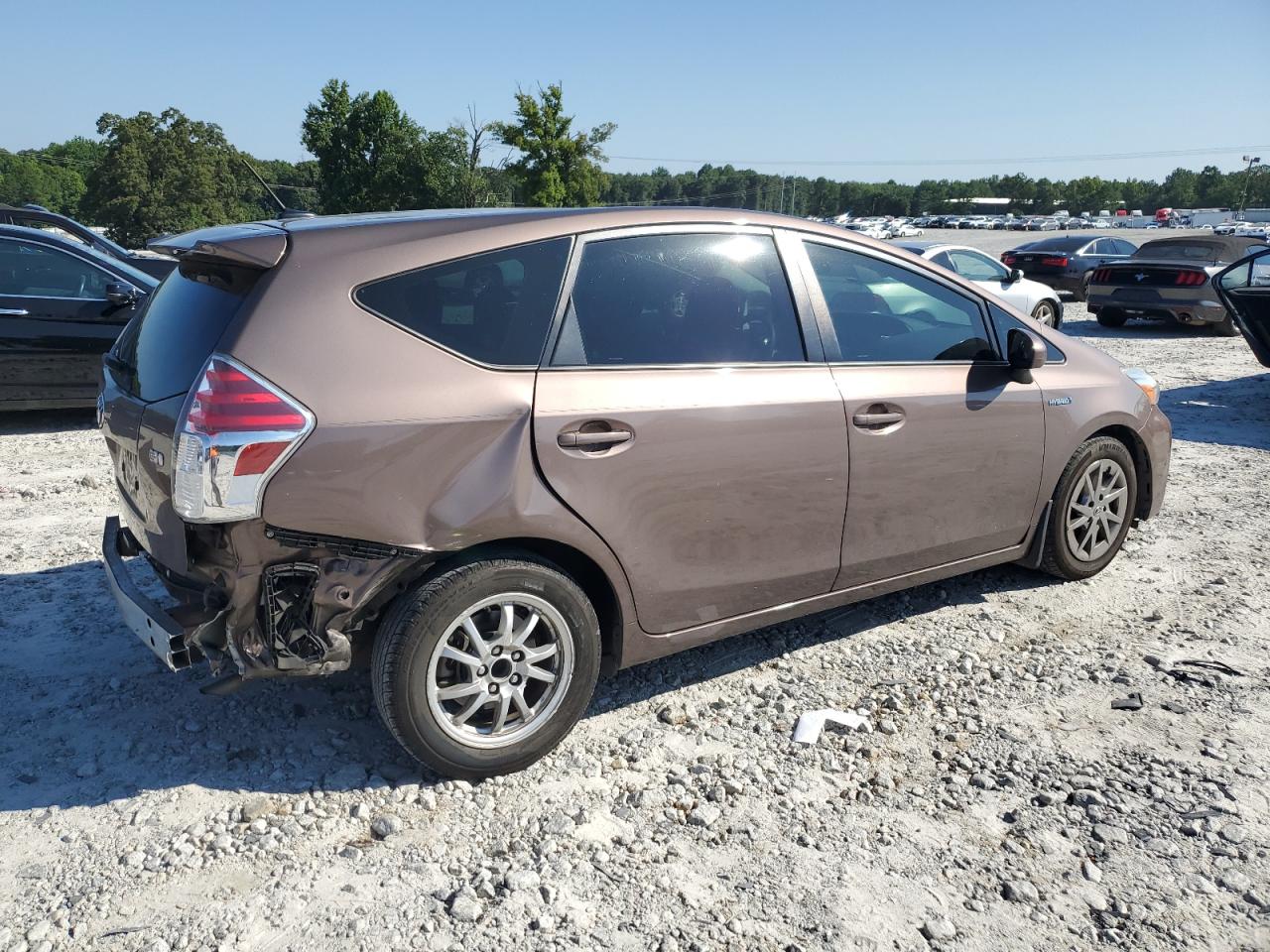 Lot #3317768068 2015 TOYOTA PRIUS V