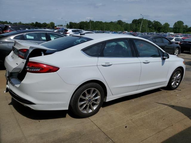 VIN 3FA6P0H73HR415631 2017 Ford Fusion, SE no.3