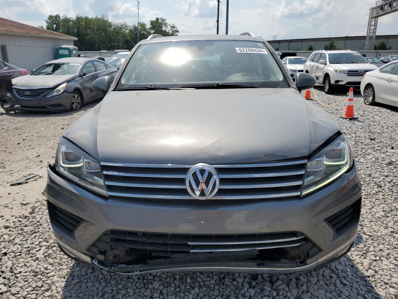 Lot #3029350716 2015 VOLKSWAGEN TOUAREG V6