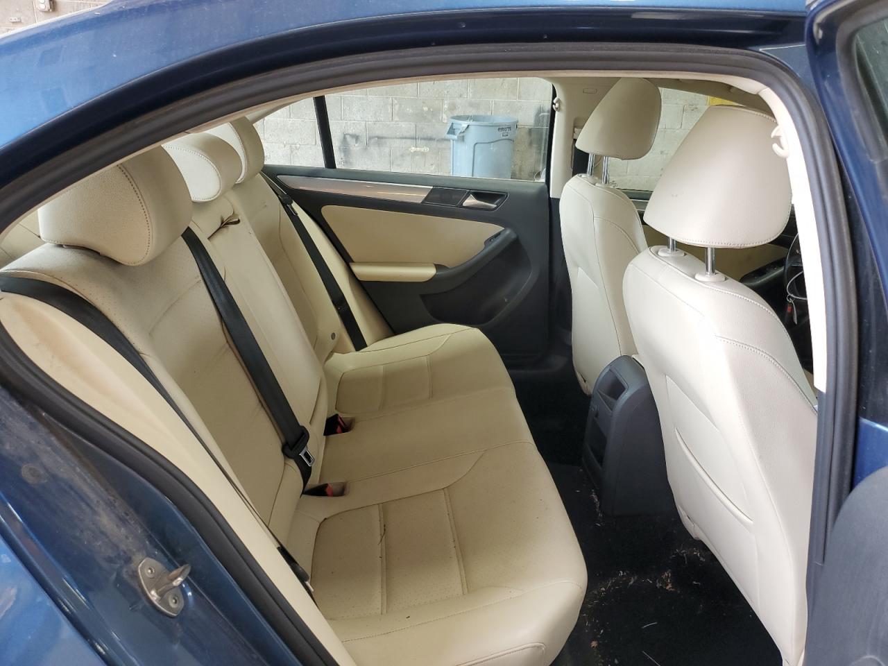 3VWDB7AJ2HM411076 2017 Volkswagen Jetta Se