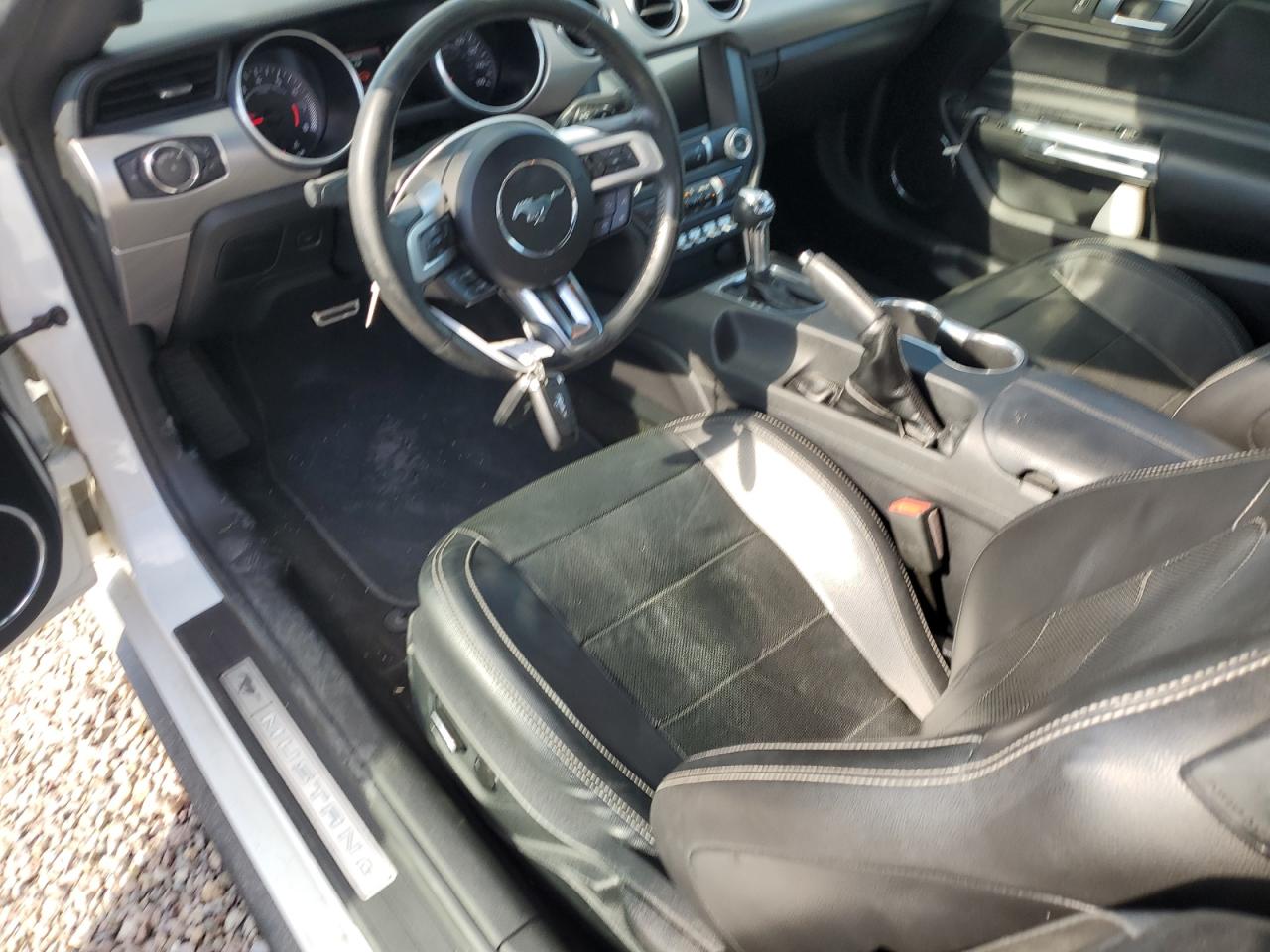 1FATP8UH1K5109747 2019 Ford Mustang