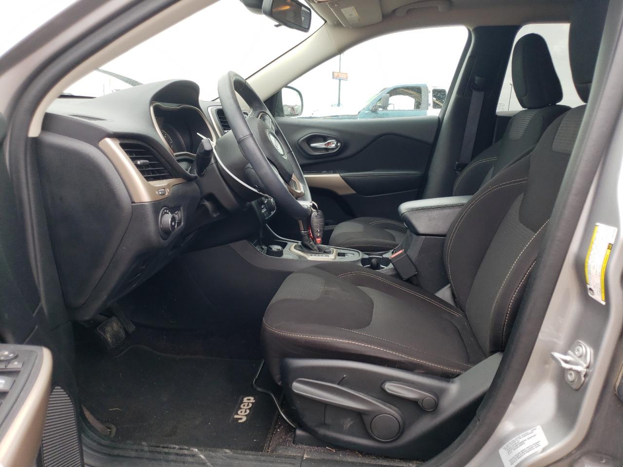 1C4PJMCB7HW614598 2017 Jeep Cherokee Latitude