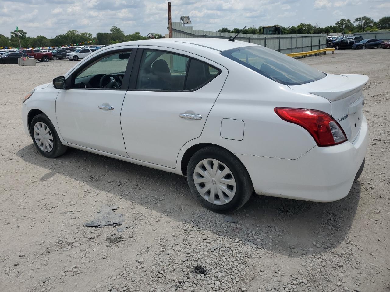 Lot #2996601667 2019 NISSAN VERSA S