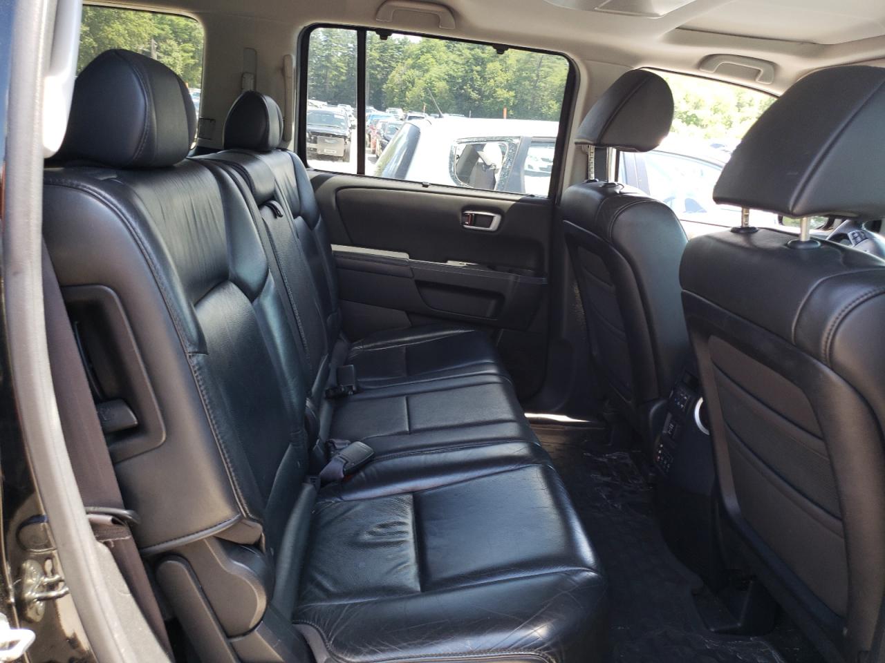 5FNYF4H99BB054302 2011 Honda Pilot Touring