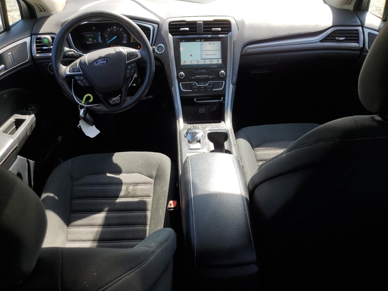 3FA6P0LU4KR205382 2019 Ford Fusion Se