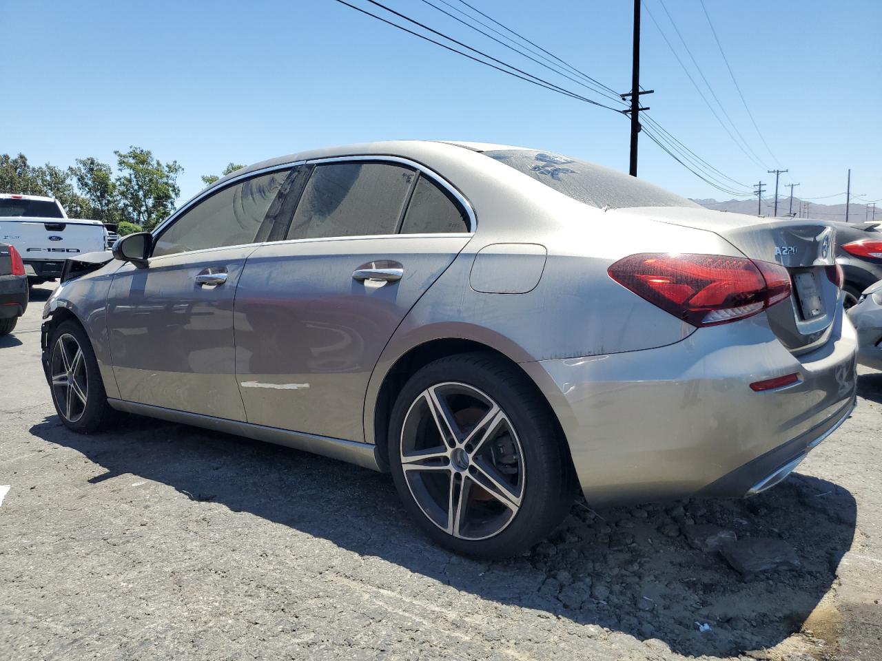 2019 Mercedes-Benz A 220 vin: WDD3G4EB3KW002552