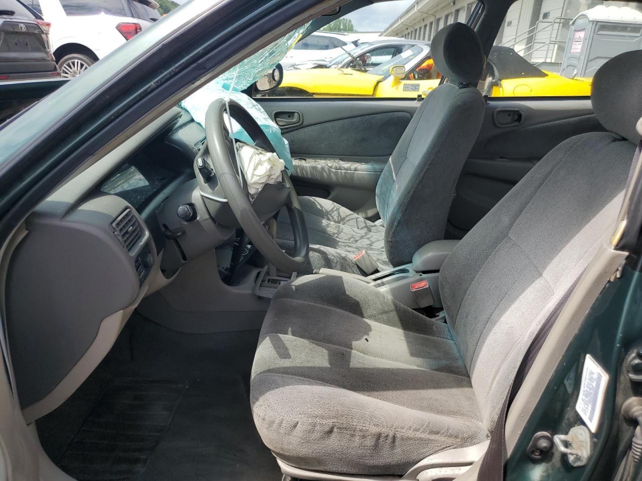 1Y1SK52821Z446386 2001 Chevrolet Geo Prizm Base