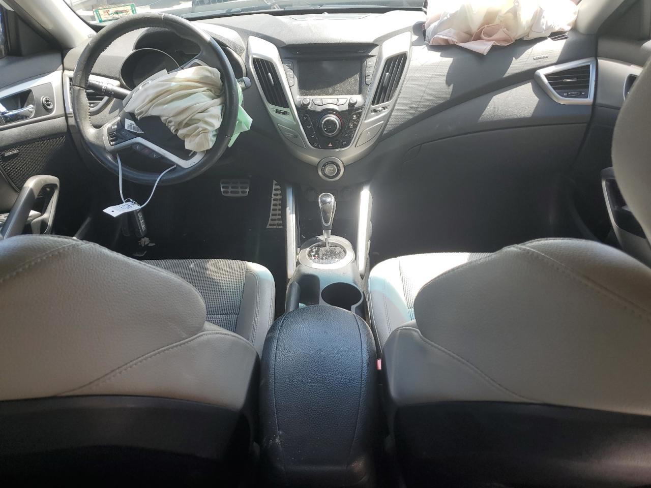 KMHTC6AD8DU110037 2013 Hyundai Veloster