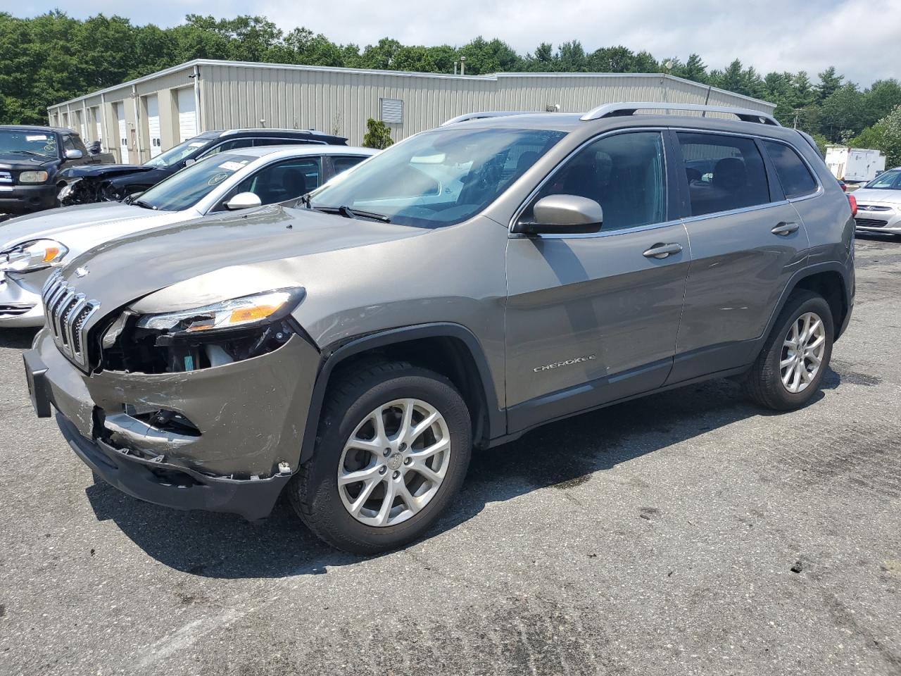 2017 Jeep Cherokee Latitude vin: 1C4PJMCB6HW565636