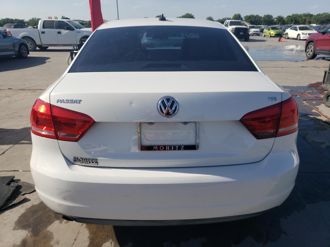 2014 Volkswagen Passat S vin: 1VWAS7A39EC092759