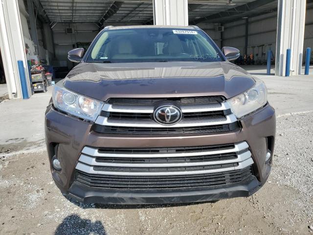 VIN 5TDJZRFH9JS870730 2018 Toyota Highlander, SE no.5