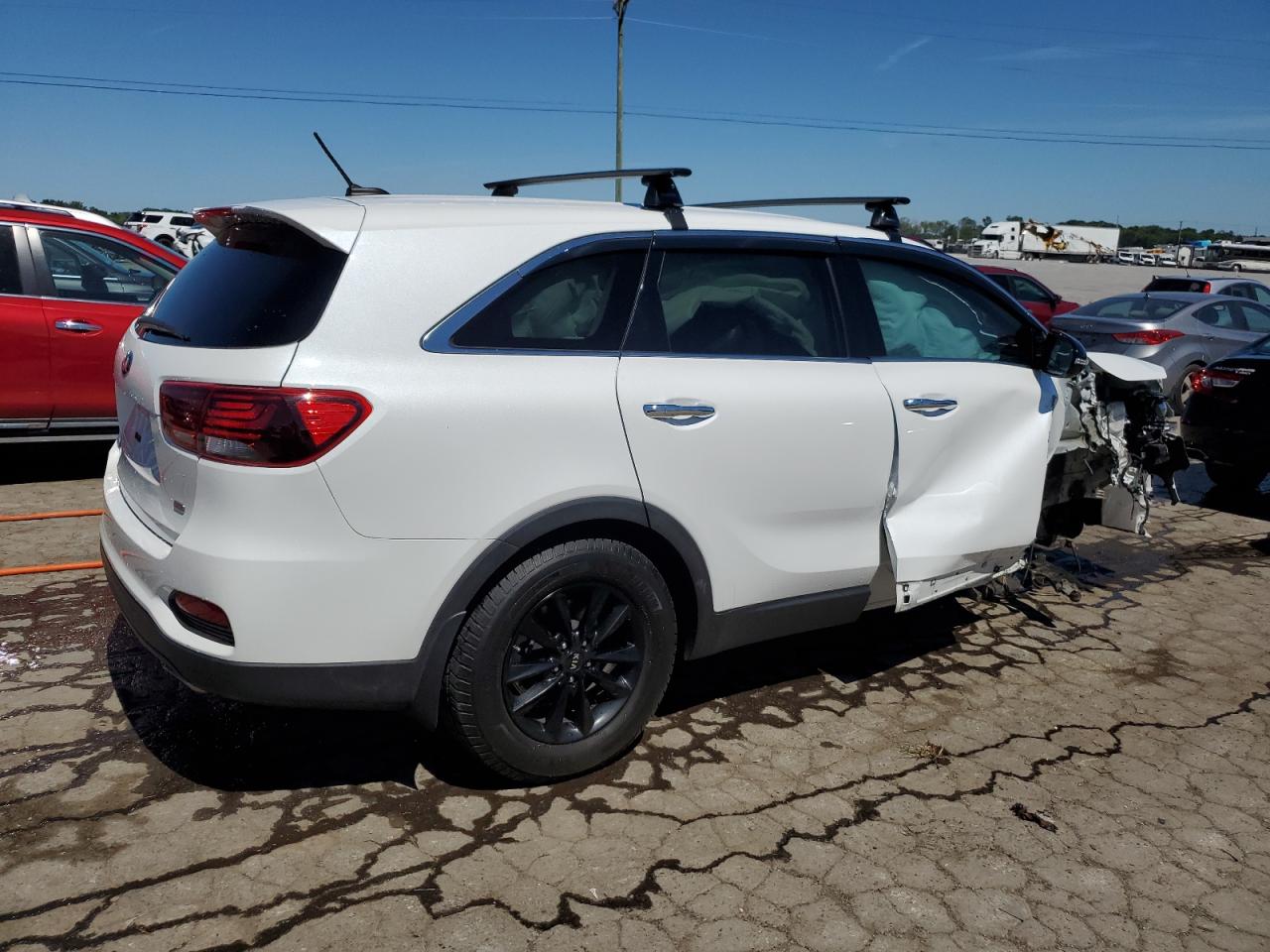 2019 Kia Sorento L vin: 5XYPG4A36KG610976