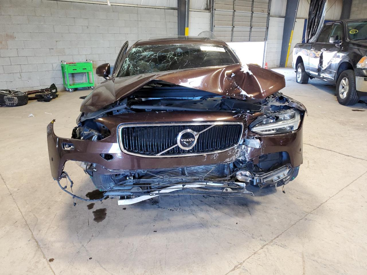 Lot #3029693122 2018 VOLVO S90 T5 MOM