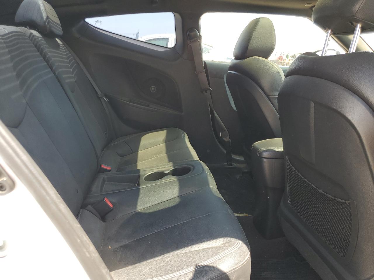 KMHTC6AE4GU249577 2016 Hyundai Veloster Turbo