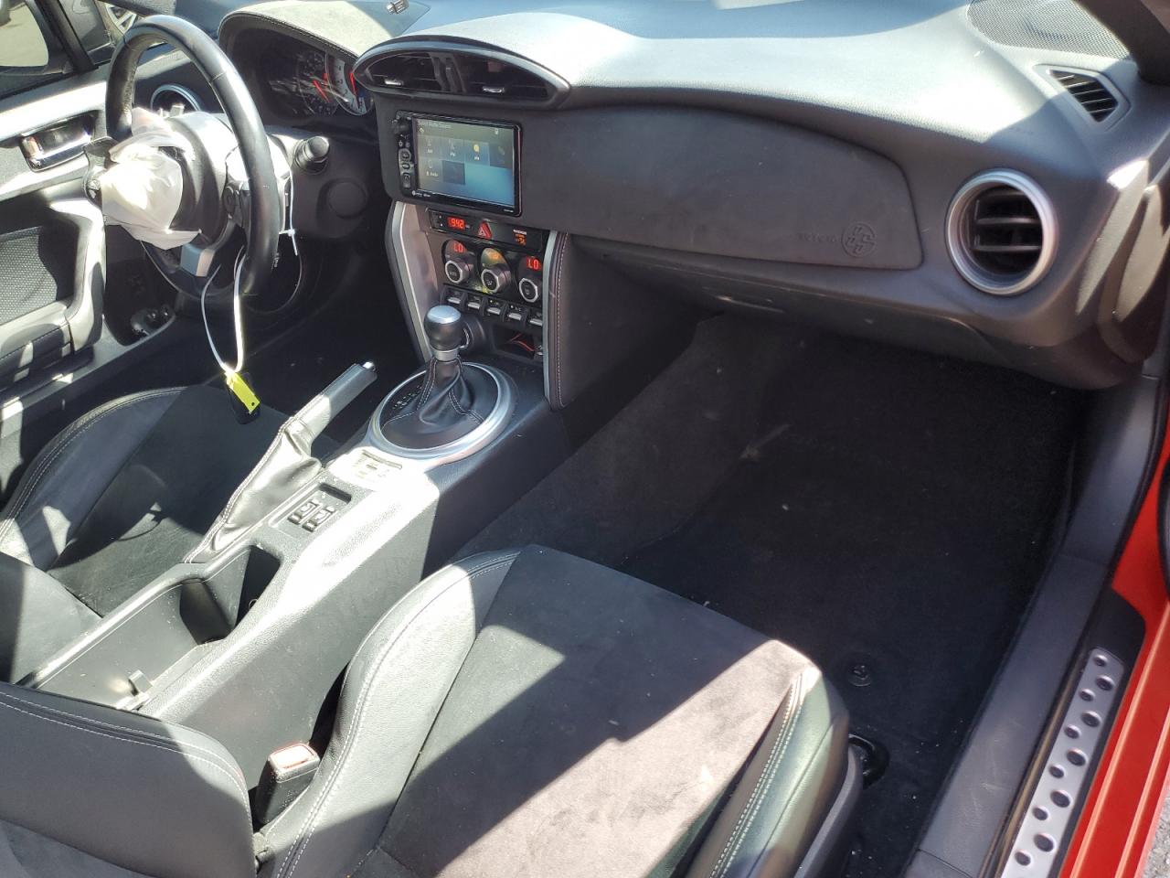 JF1ZNAE19J8701760 2018 Toyota 86 Gt