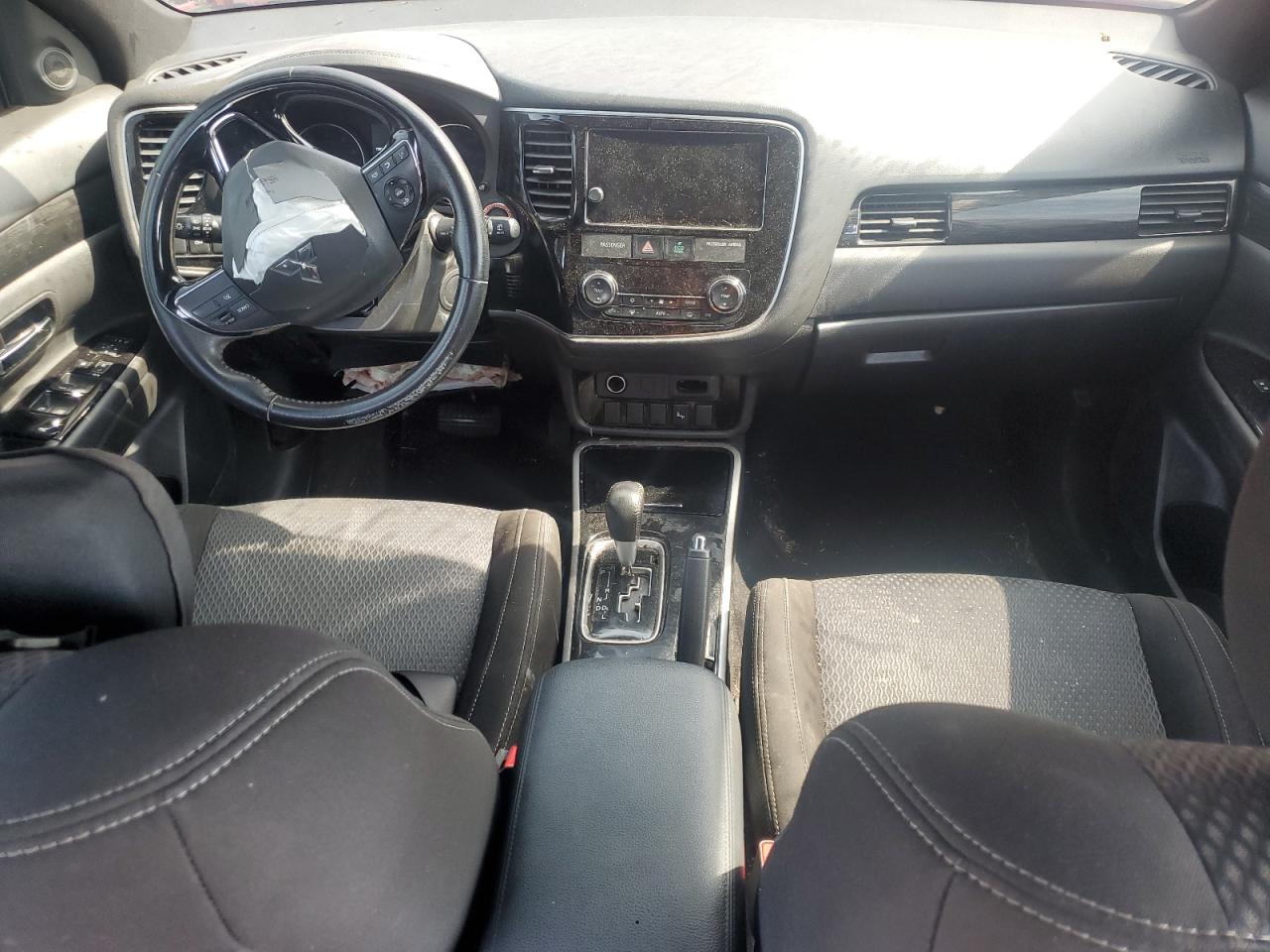 2018 Mitsubishi Outlander Se vin: JA4AD3A39JZ048865