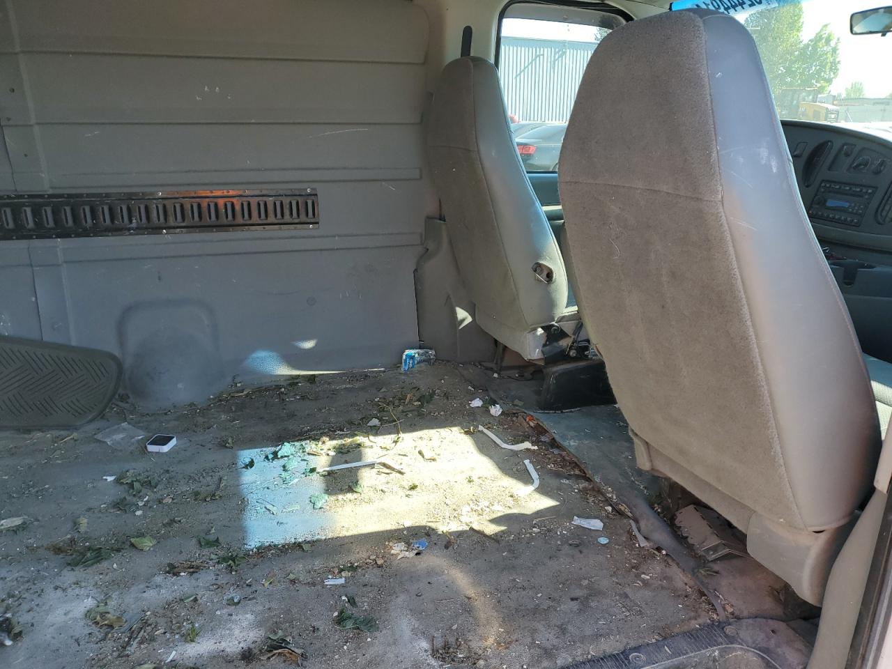 1FTNS24W36DB38692 2006 Ford Econoline E250 Van