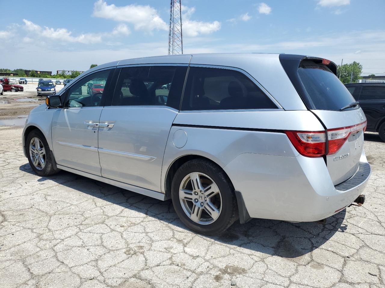 Lot #2906910783 2011 HONDA ODYSSEY TO