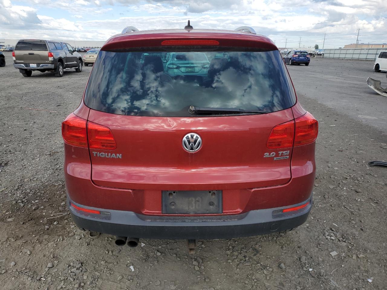 2012 Volkswagen Tiguan S vin: WVGBV7AX1CW087953