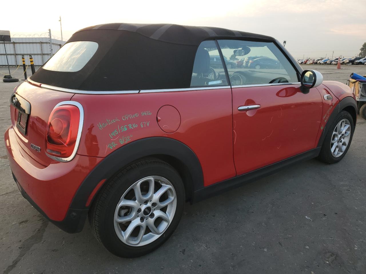 2019 Mini Cooper vin: WMWWG5C56K3H08023