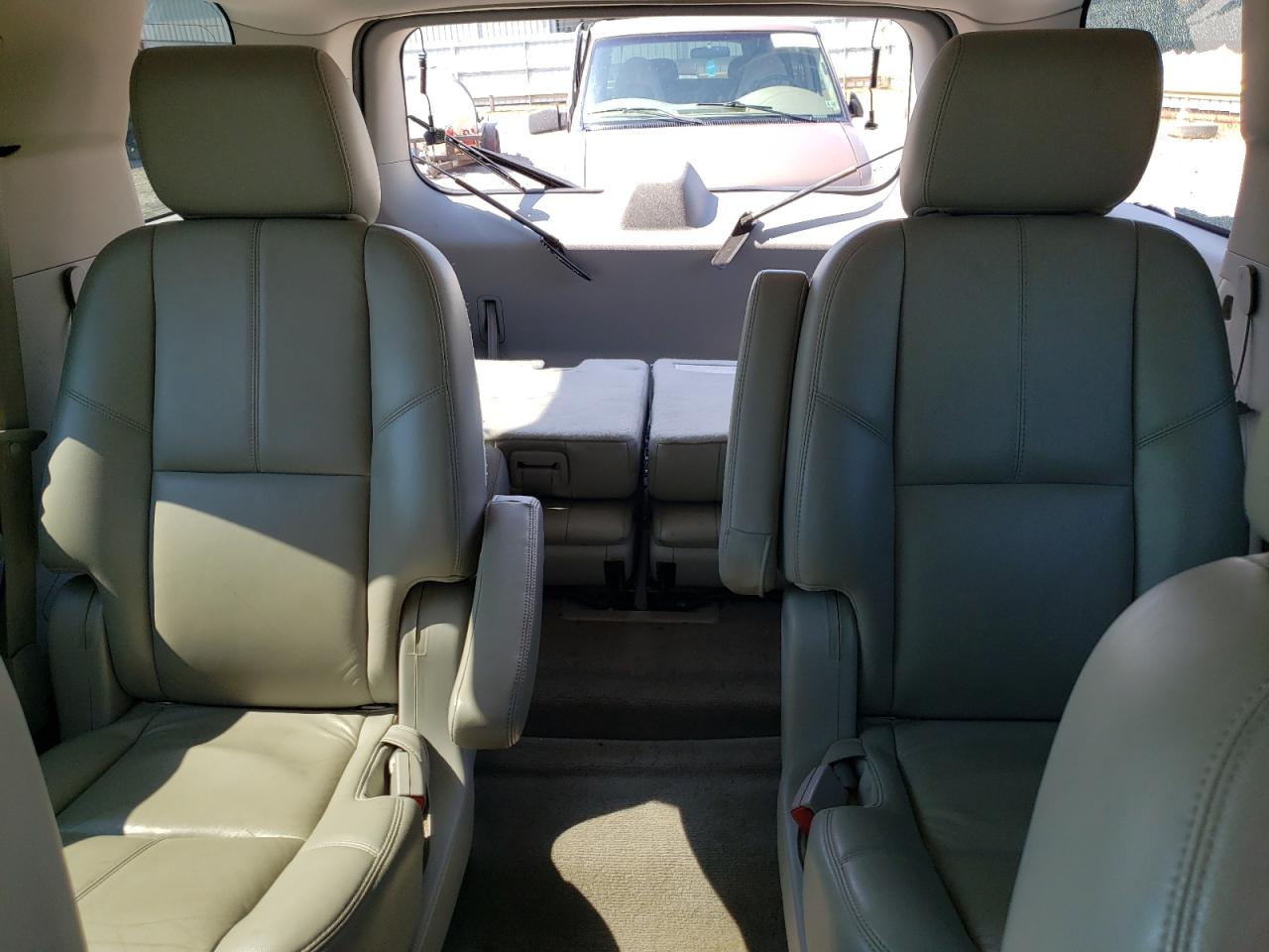 1GNSKBE0XBR168774 2011 Chevrolet Tahoe K1500 Lt