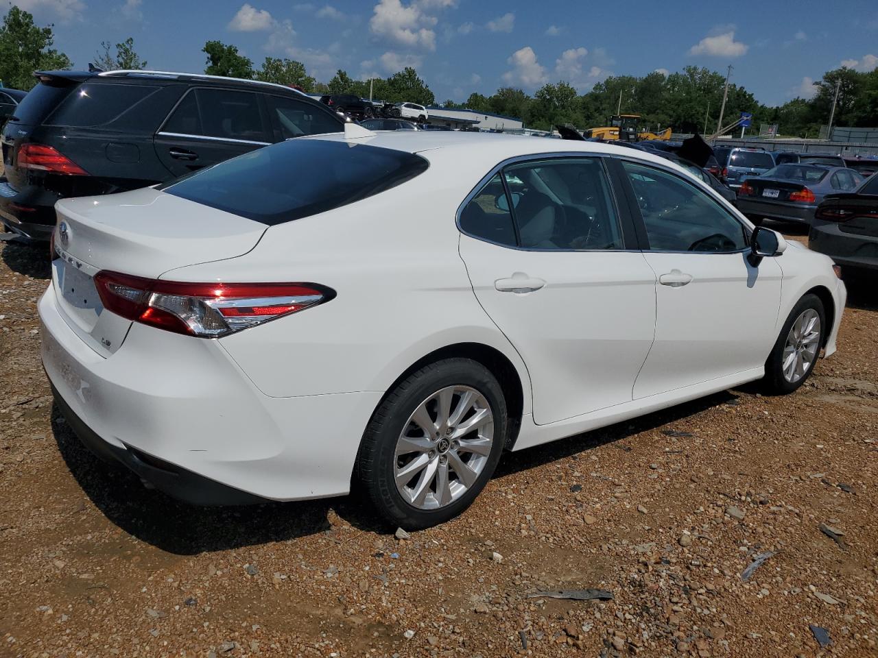 2020 Toyota Camry Le vin: 4T1C11AK7LU359533