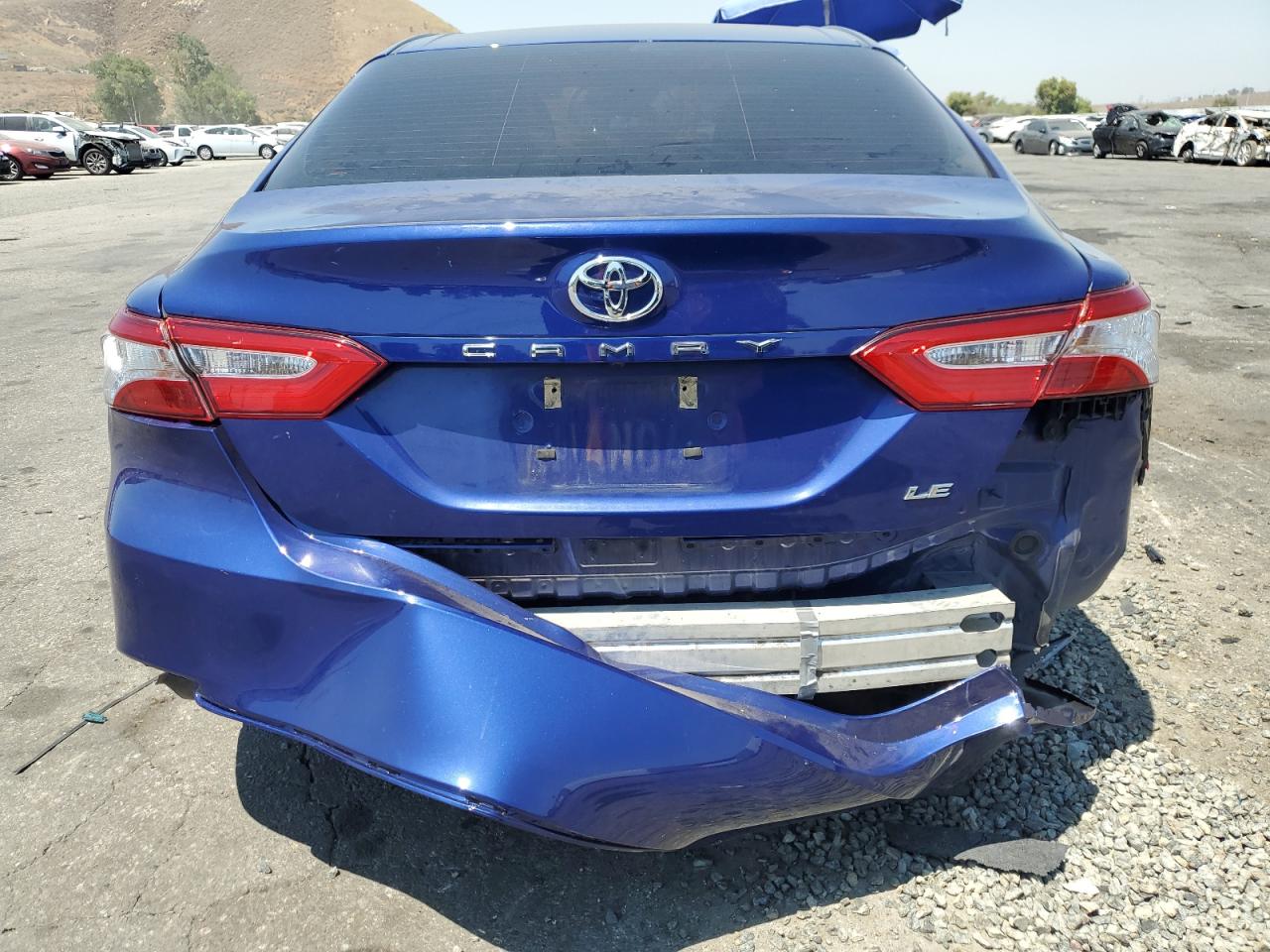 2018 Toyota Camry L vin: 4T1B11HK1JU614773