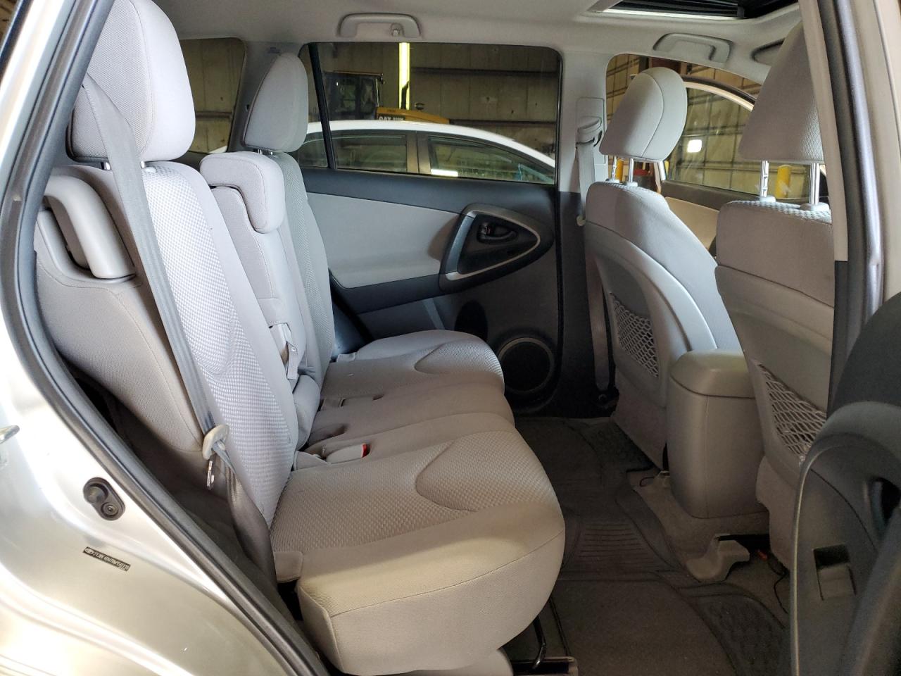 2T3BF4DV7BW150318 2011 Toyota Rav4