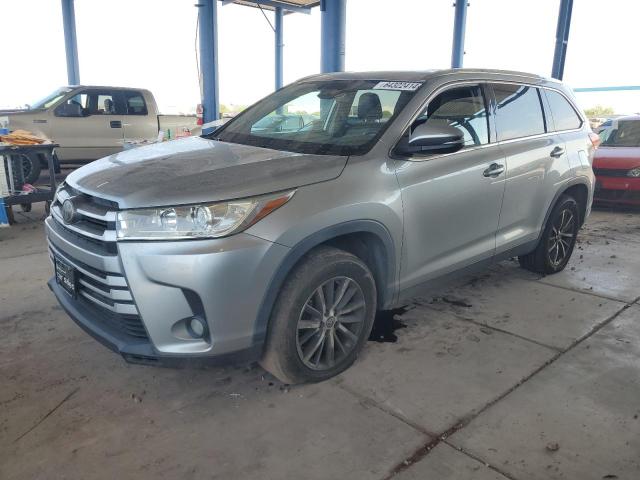 VIN 5TDKZRFH2KS557508 2019 Toyota Highlander, SE no.1