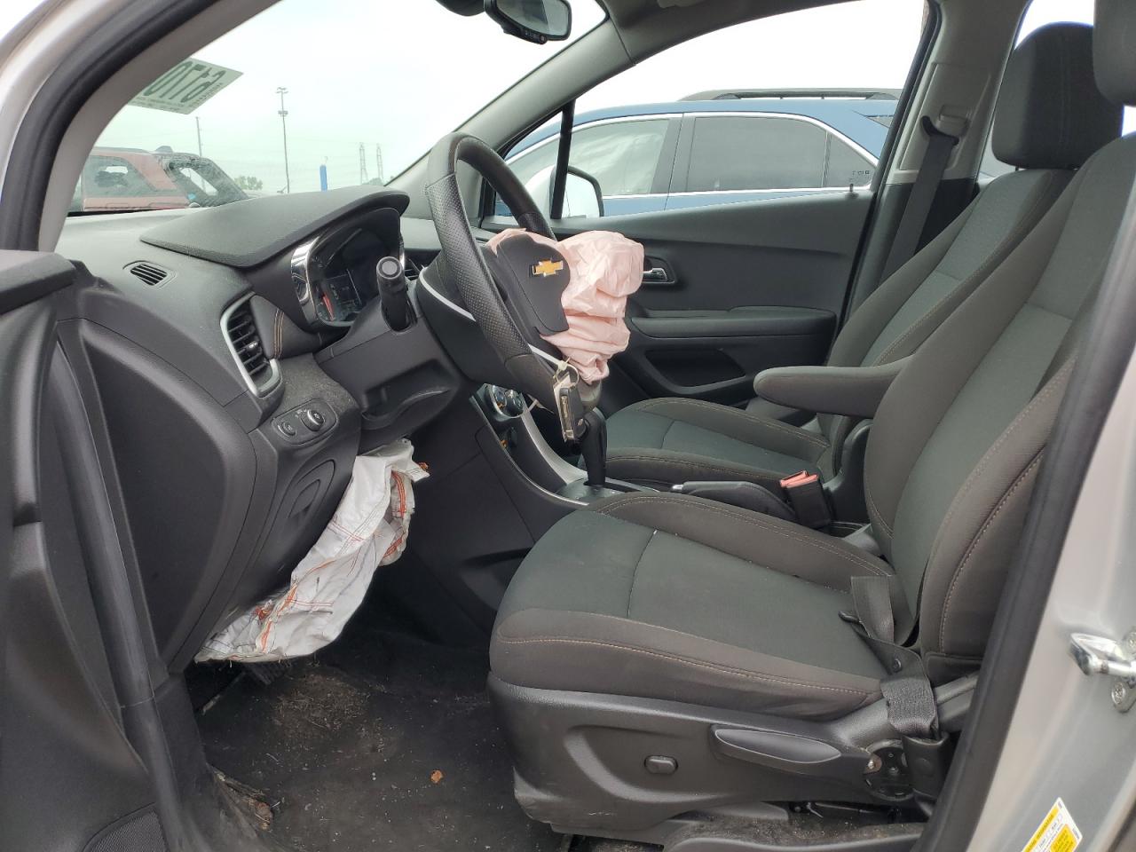 KL7CJKSB3JB621823 2018 Chevrolet Trax Ls