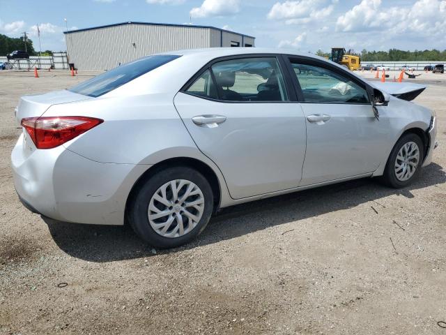 VIN 2T1BURHE9JC974746 2018 Toyota Corolla, L no.3