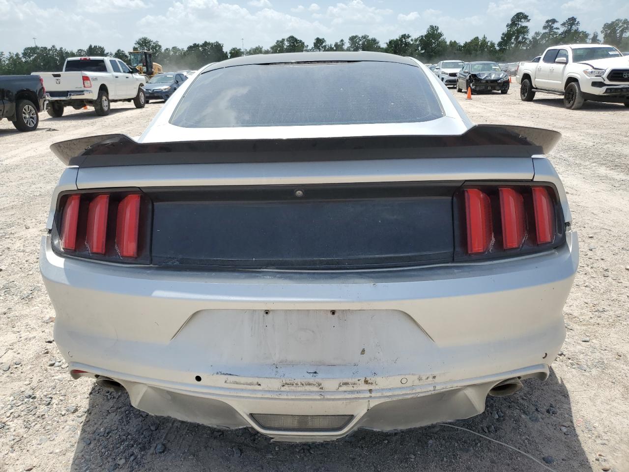 1FA6P8AMXF5322443 2015 Ford Mustang