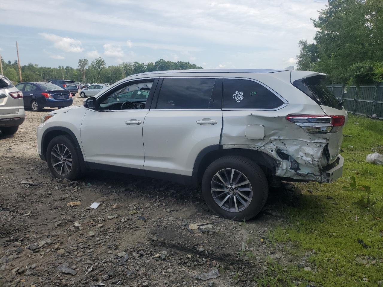 Lot #2893304742 2019 TOYOTA HIGHLANDER