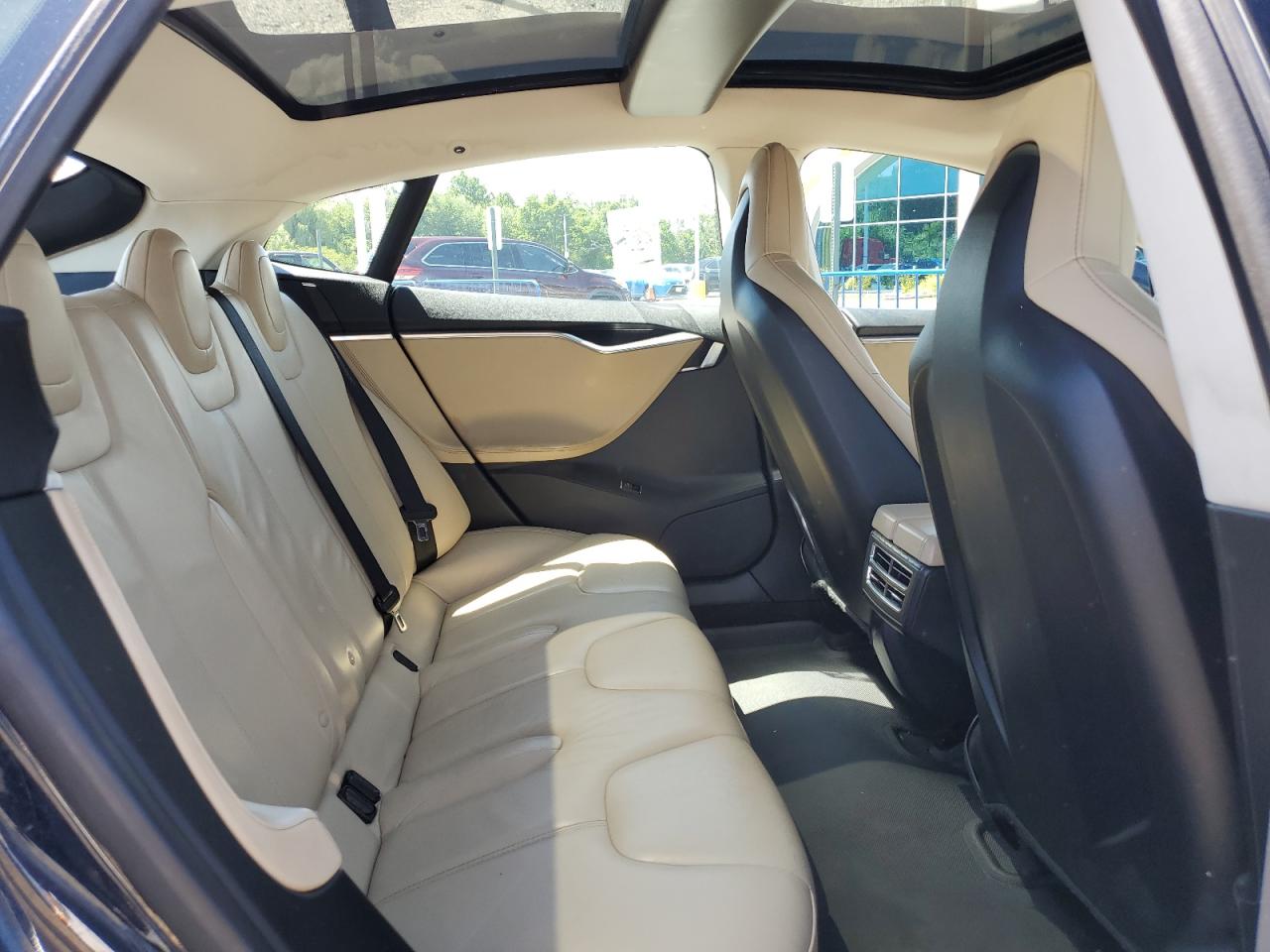 2013 Tesla Model S vin: 5YJSA1CG3DFP08772