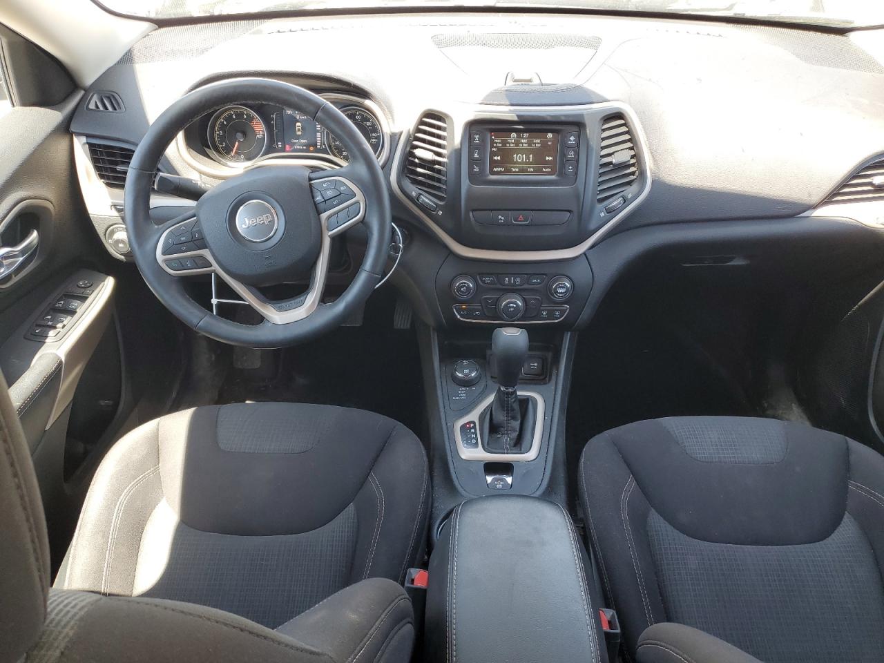 1C4PJMCS2HW598553 2017 Jeep Cherokee Latitude