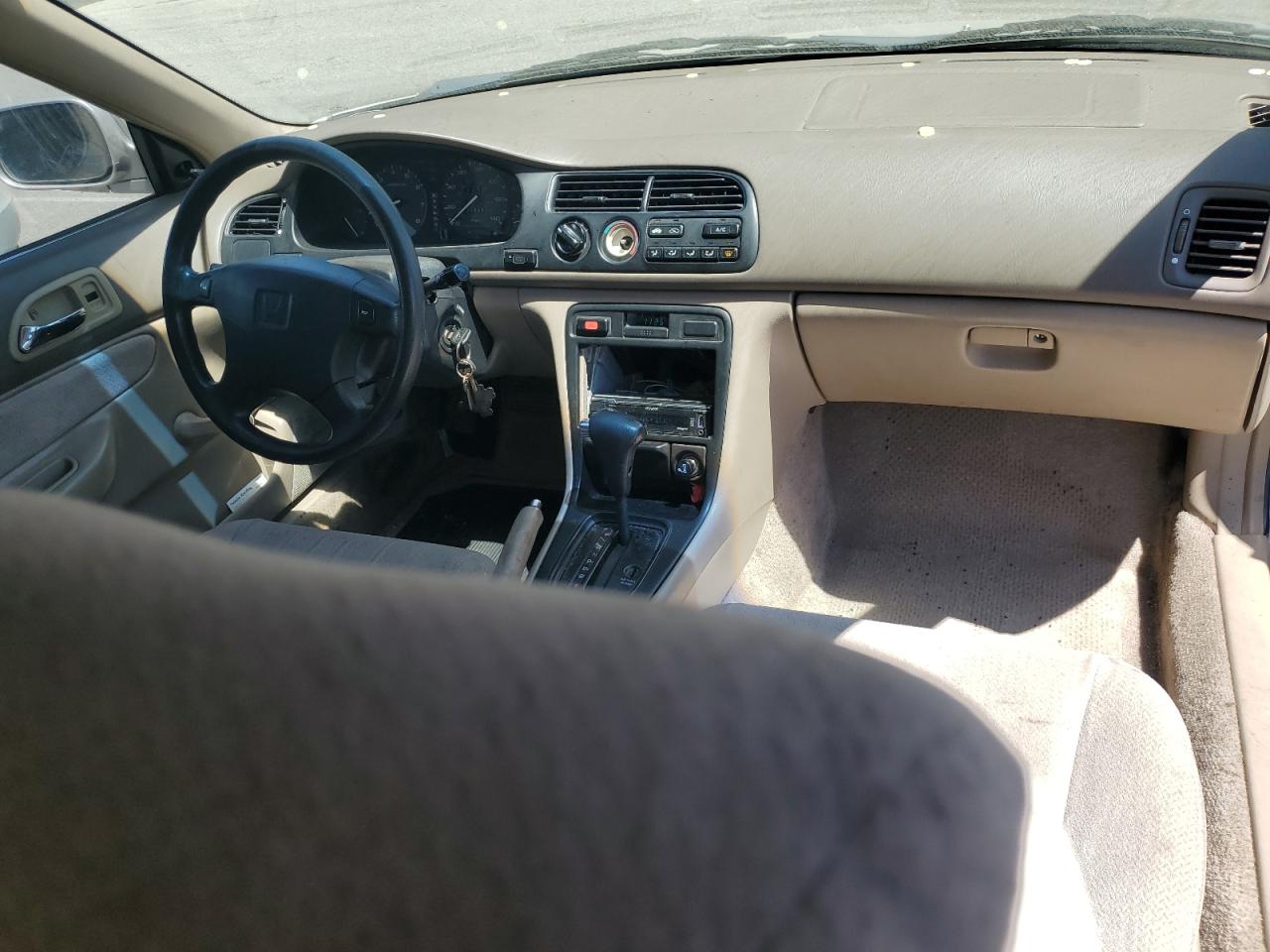 1HGCD5689TA100996 1996 Honda Accord Dx 25Th Anniversary