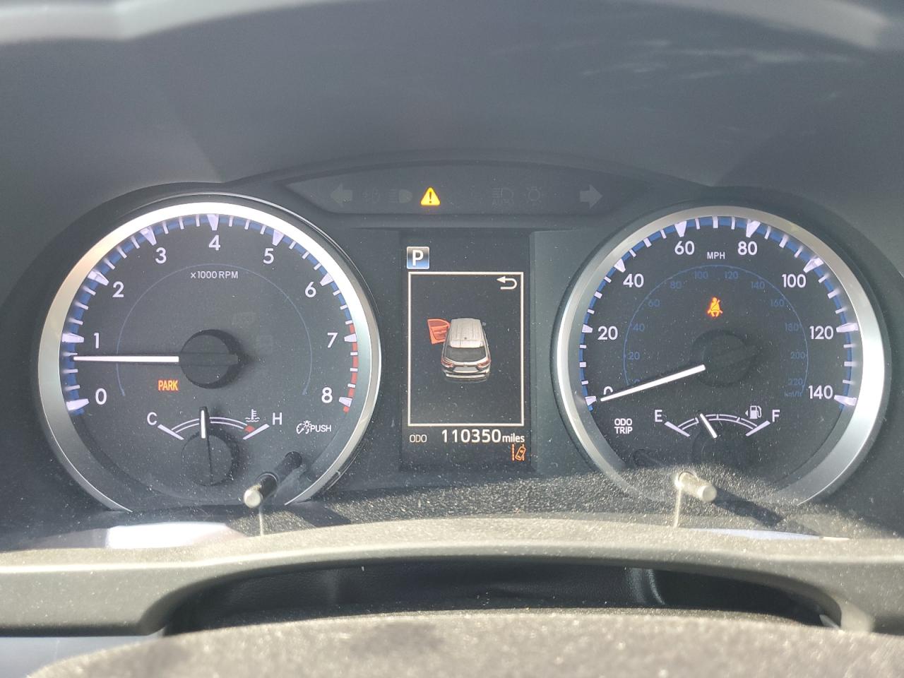 5TDZZRFH2JS246738 2018 Toyota Highlander Le