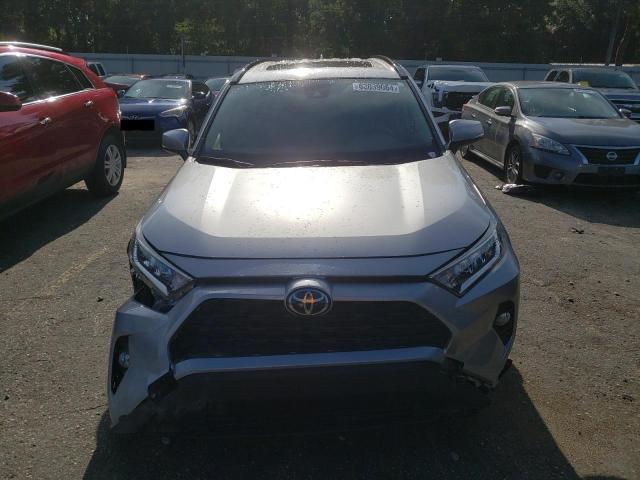 2019 TOYOTA RAV4 XLE JTMW1RFV2KD506214  63039064