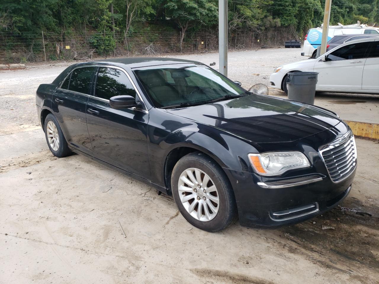 2013 Chrysler 300 vin: 2C3CCAAG3DH732019