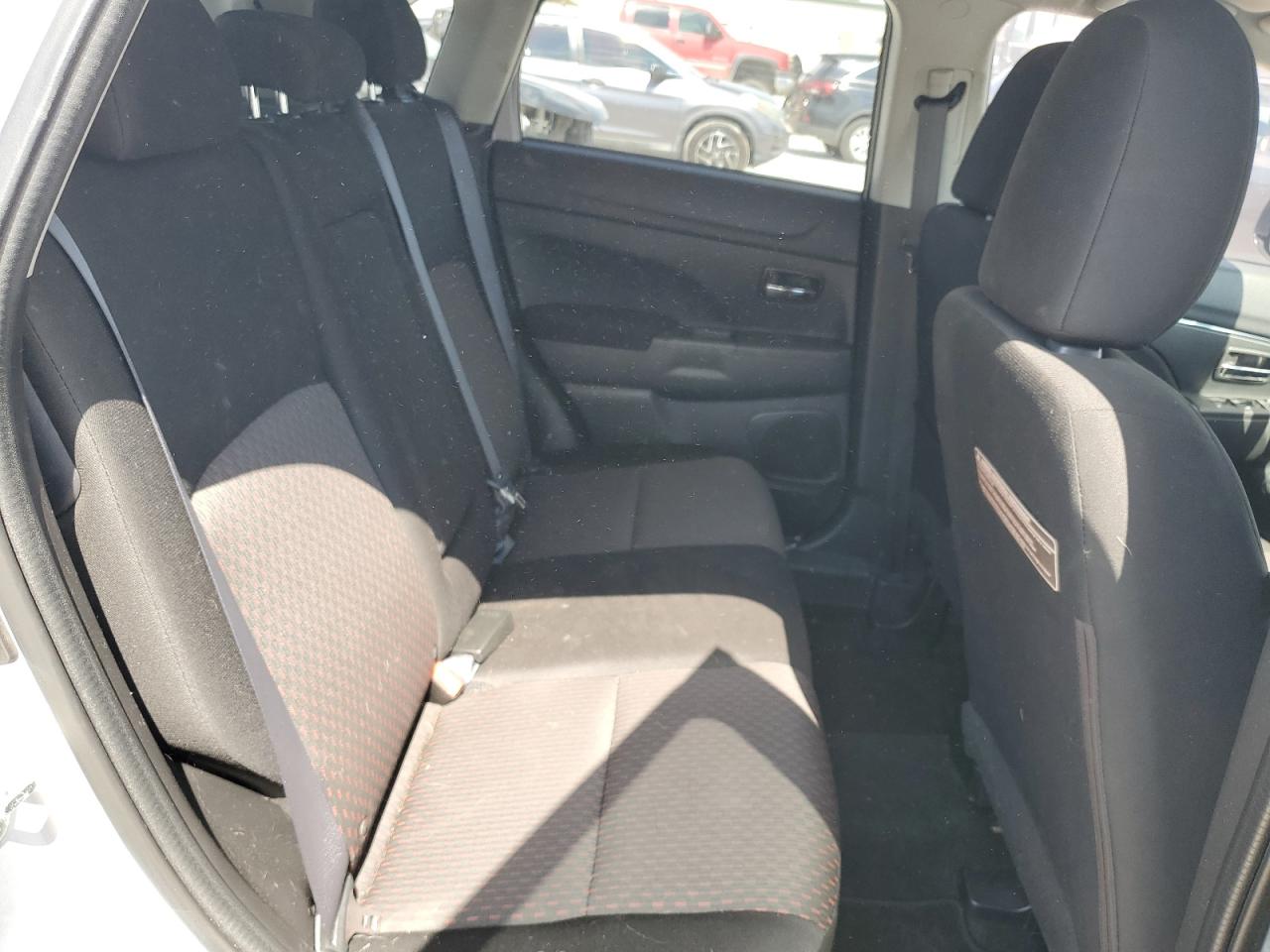 JA4AP3AW5GZ044239 2016 Mitsubishi Outlander Sport Es