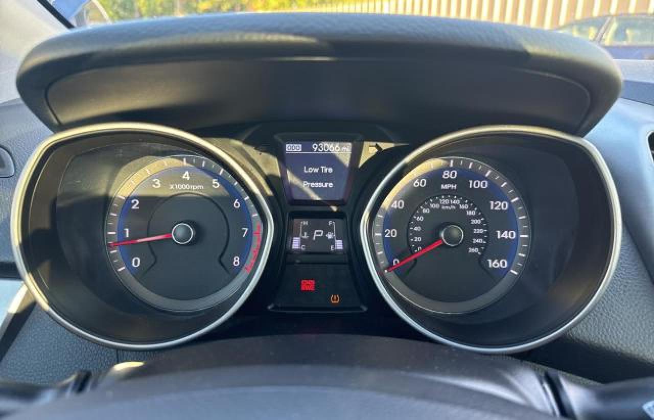 2013 Hyundai Elantra Gt vin: KMHD35LEXDU092869