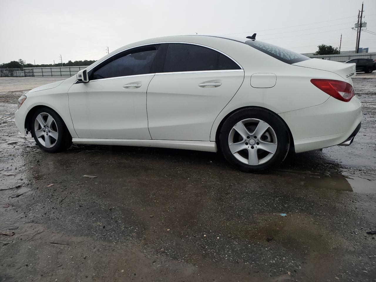 2016 Mercedes-Benz Cla 250 vin: WDDSJ4EB0GN328092