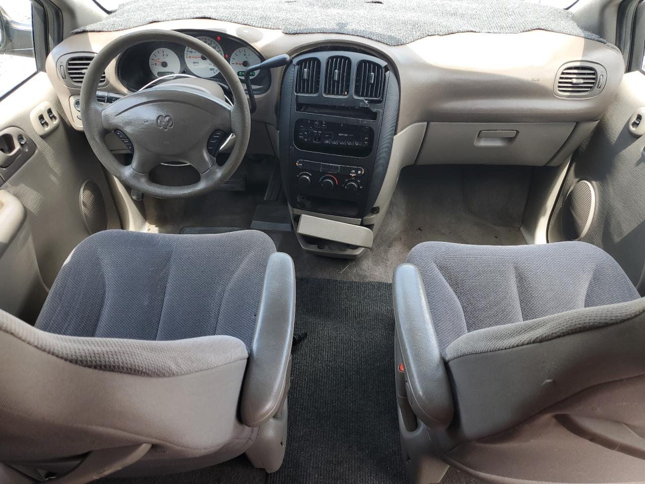 1B4GP25352B705275 2002 Dodge Caravan Se