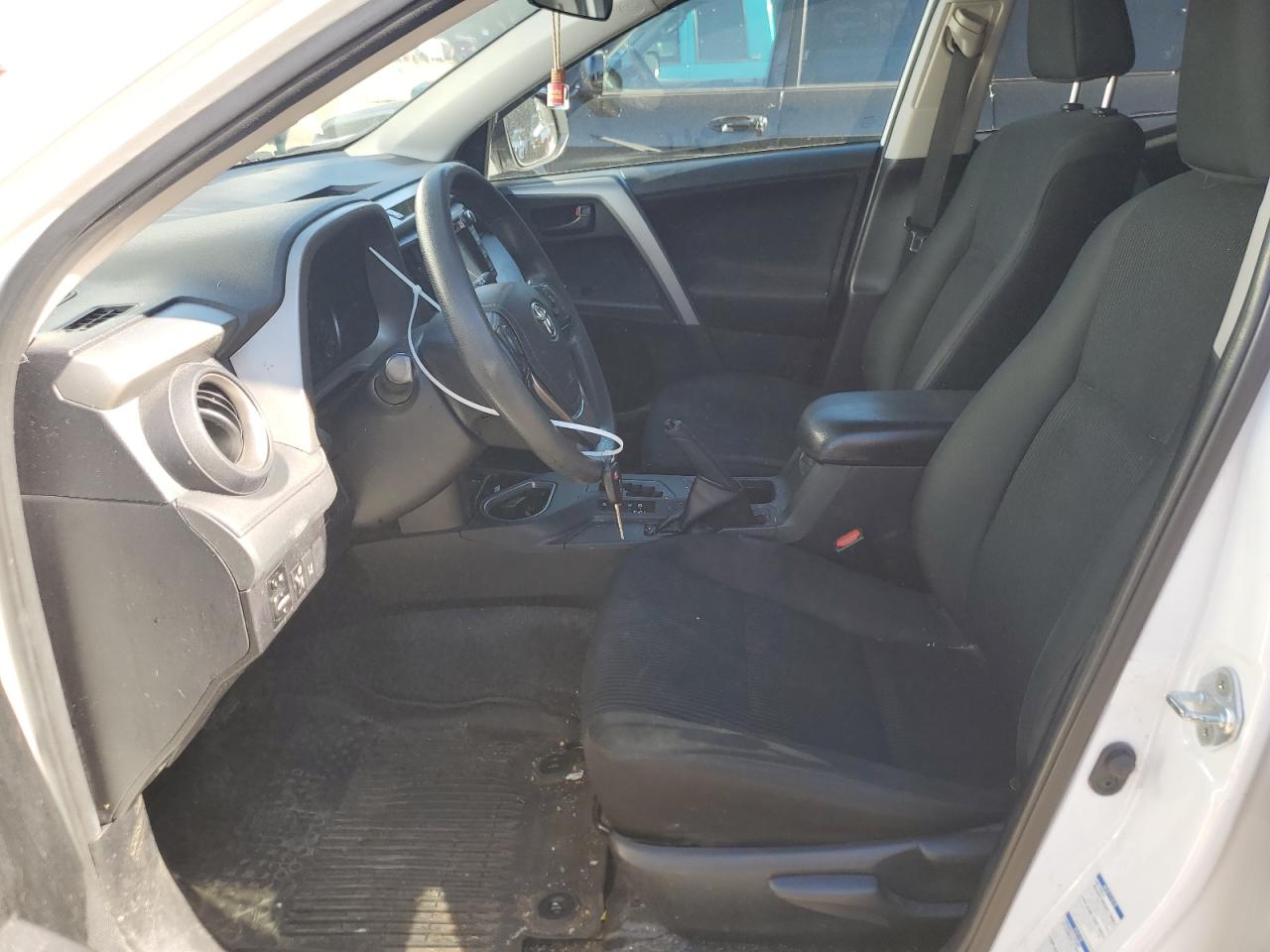 2T3BFREVXHW572698 2017 Toyota Rav4 Le