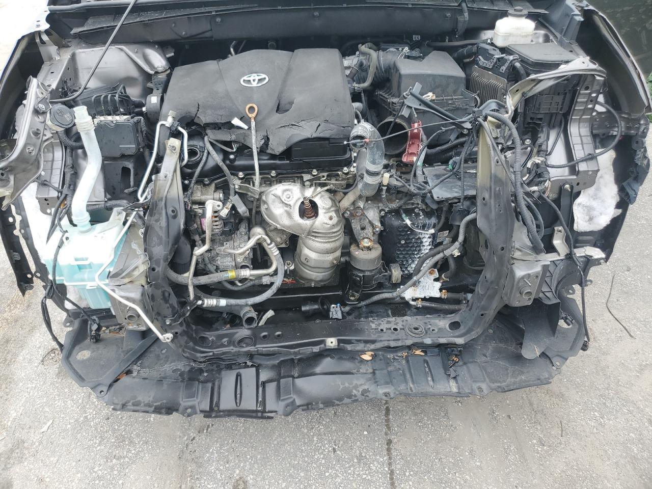 5TDKZRFH7JS543571 2018 Toyota Highlander Se